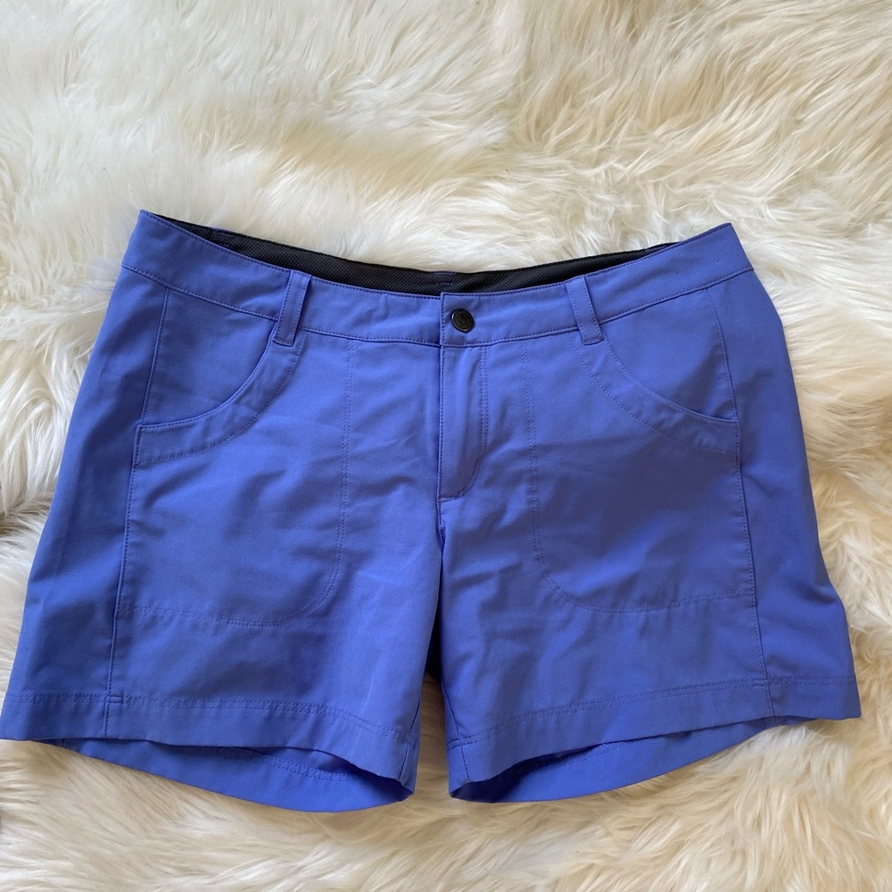 Patagonia short women’s size 6 blue color